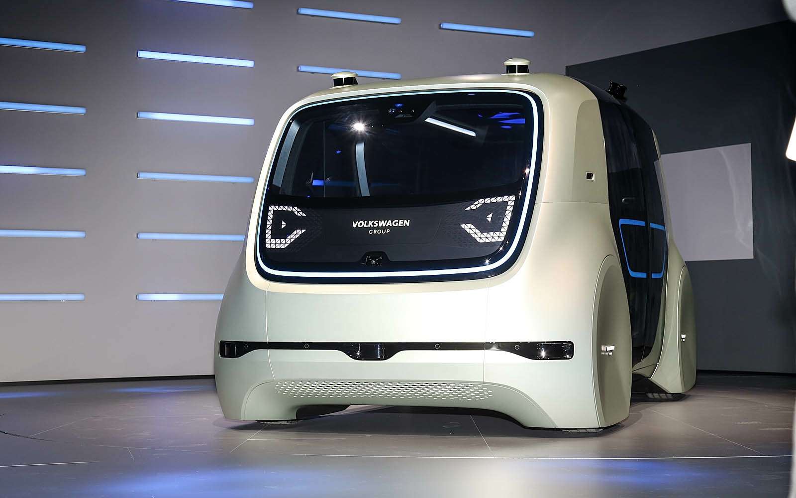 К 2025 году Volkswagen мечтает стать мировым лидером на рынке беспилотных автоперевозок и даже запустил в декабре под это дело новый бренд Moia, который объединит в себе мобильные сервисы будущего.