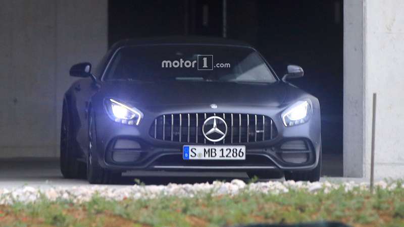 Еще один: новое купе Mercedes-AMG вышло в свет без камуфляжа