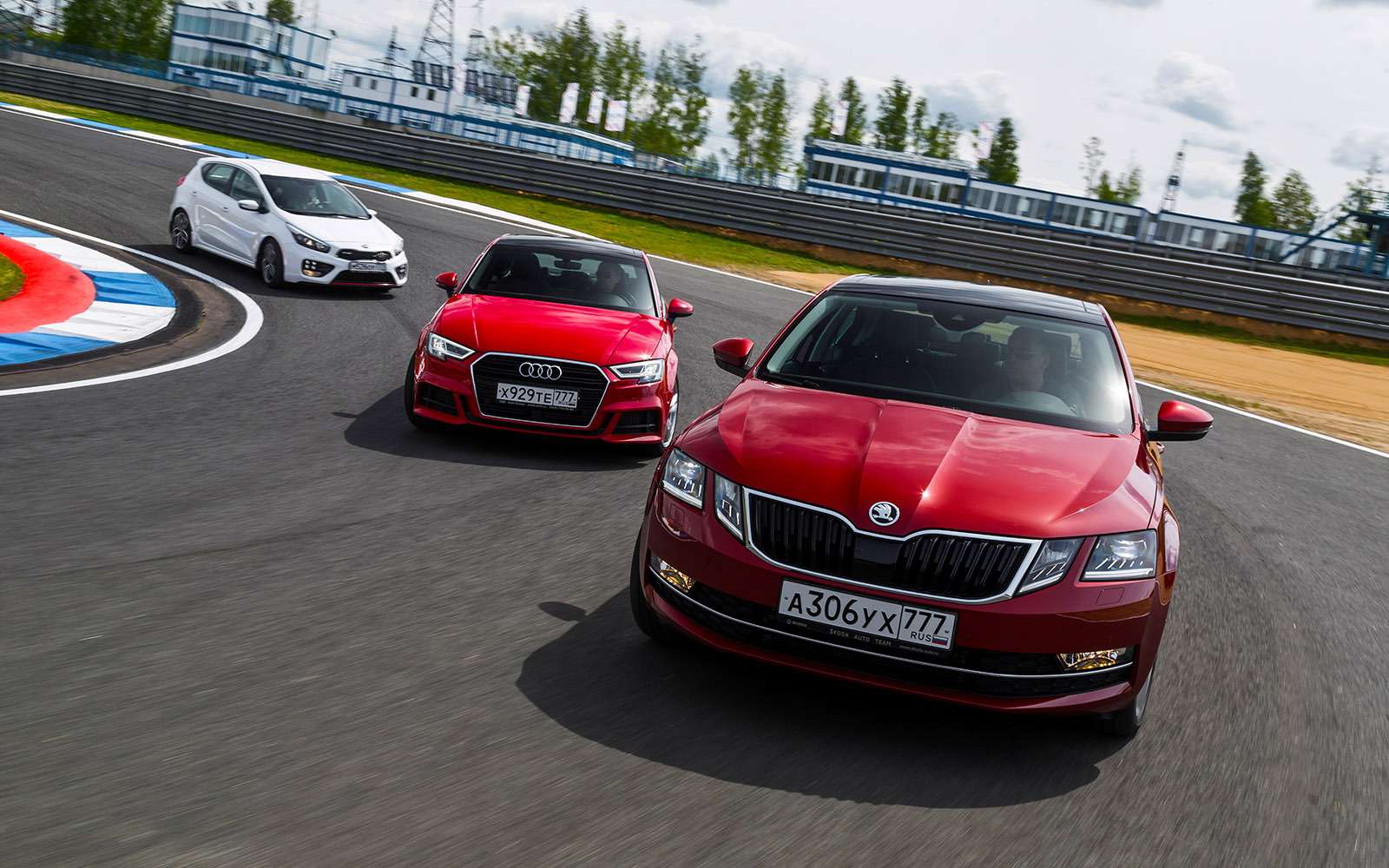 Skoda Octavia против конкурентов из Audi и Kia: кольцо для троих — фото 768682