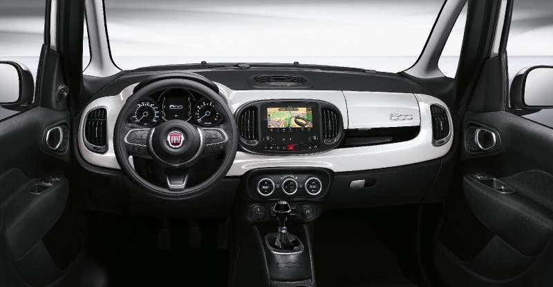 Fiat 500L: обновление в трех лицах с переименованием
