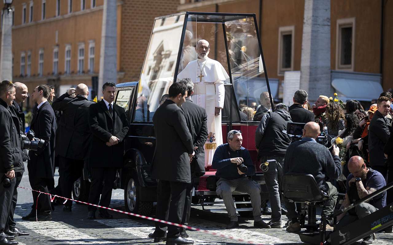 Это невероятно: Папа Римский теперь ездит на пикапе УАЗ — фото 961856