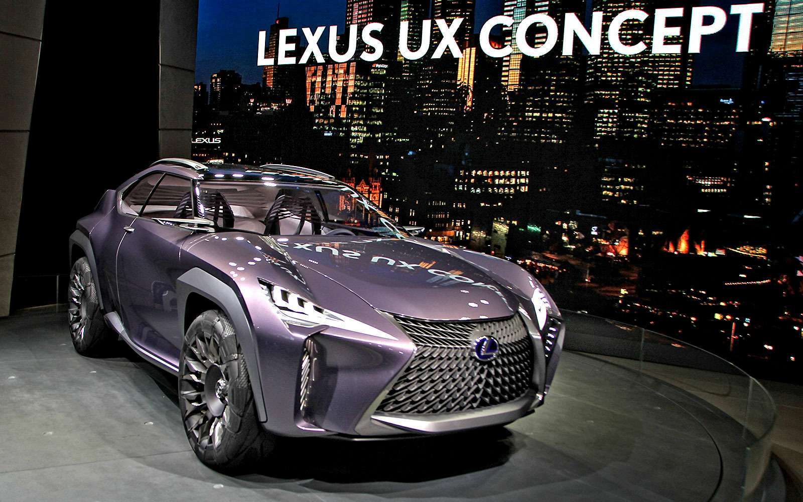 Шоу в японском стиле: Lexus UX показал Парижу, что такое настоящий концепткар — фото 641819