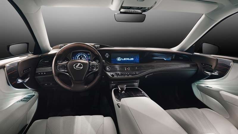 Проглотить S-класс: в Детройте дебютировал новый Lexus LS