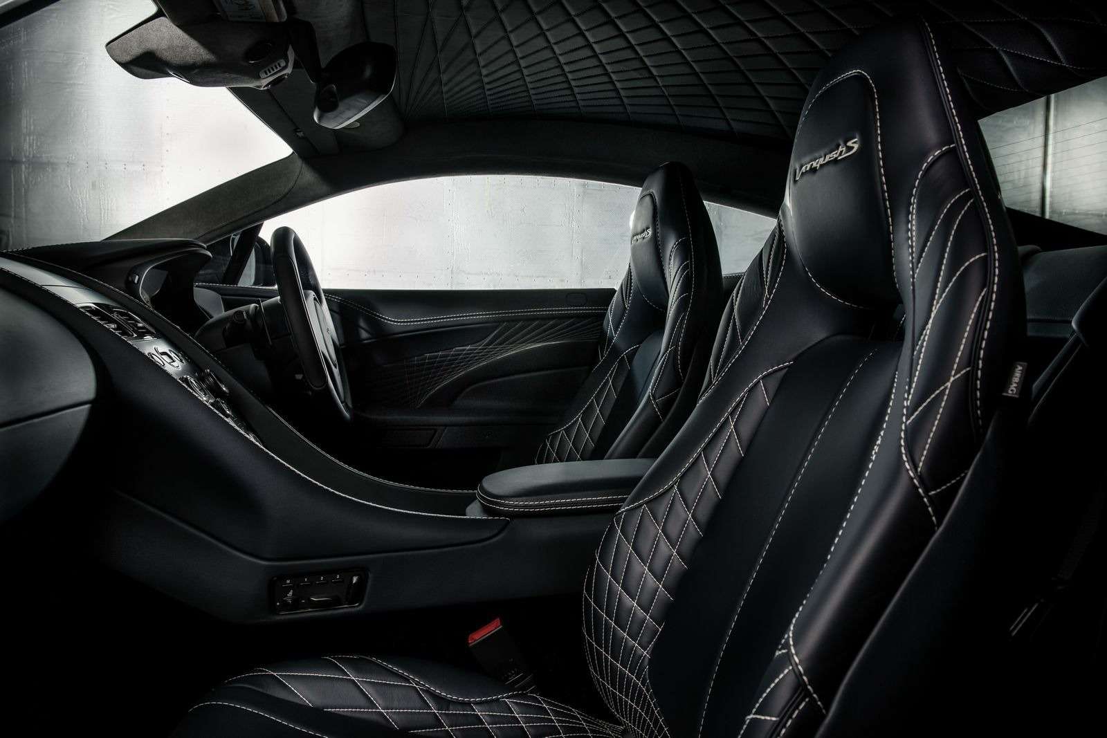 С прочищенной глоткой: Aston Martin представил новый Vanquish S — фото 664681
