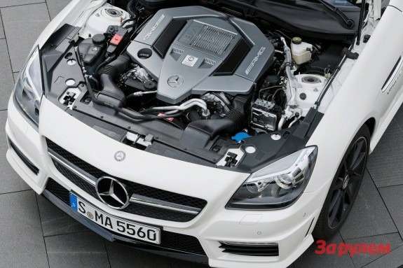 Mercedes-Benz SLK 55 AMG engine bay