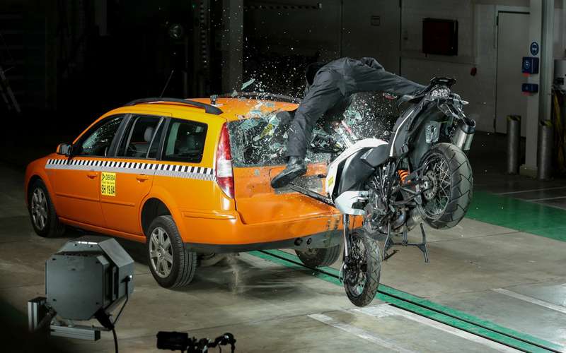 Bosch сделал новую защиту для мотоциклистов