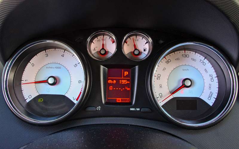 Обновленный Peugeot 408 — тест-драйв ЗР