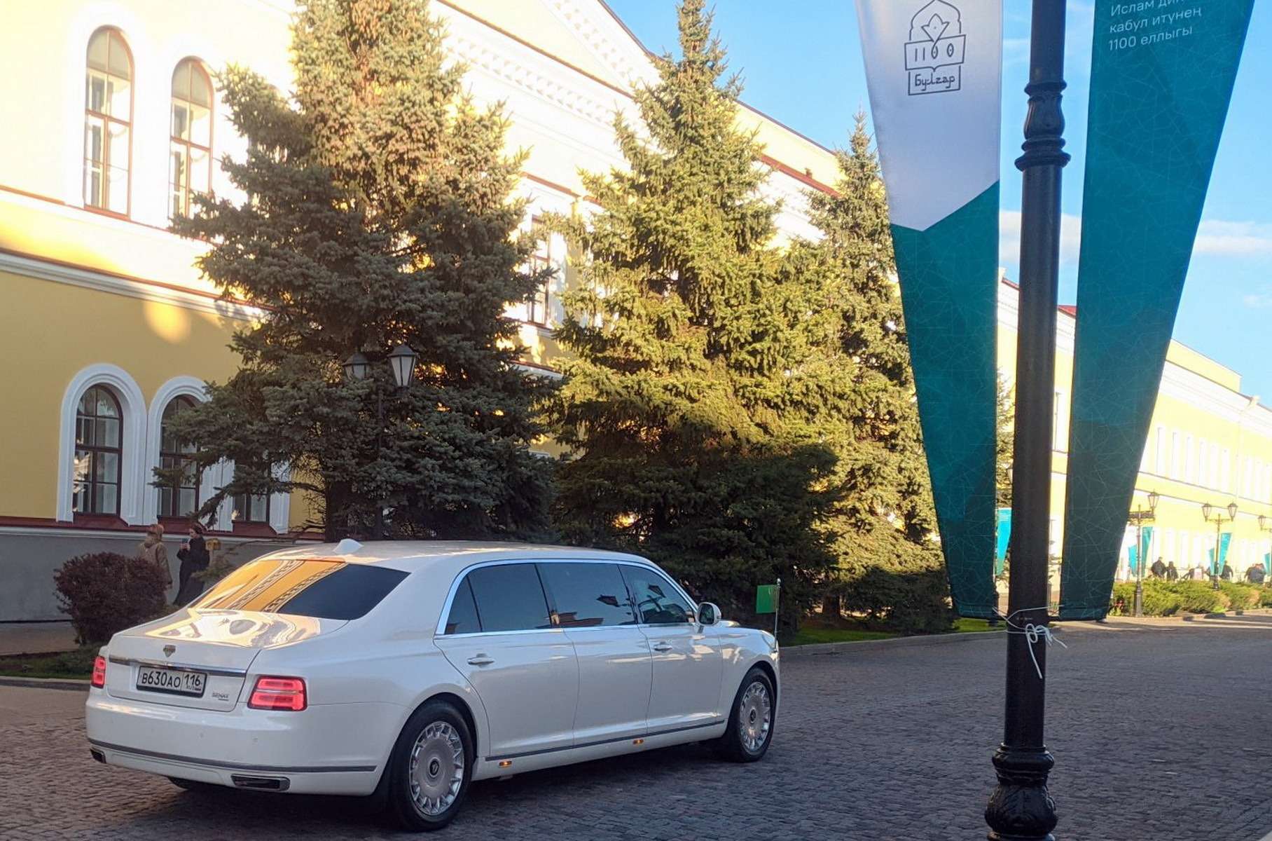 Не только у Путина: в Татарстане появился лимузин Aurus за 100 млн рублей — фото 1335699