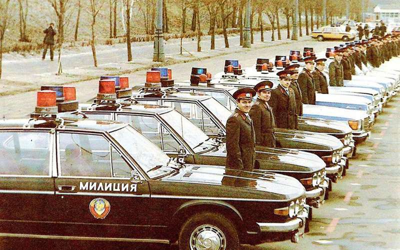 Резервы советской милиции: 11 иномарок с мигалками и гербами