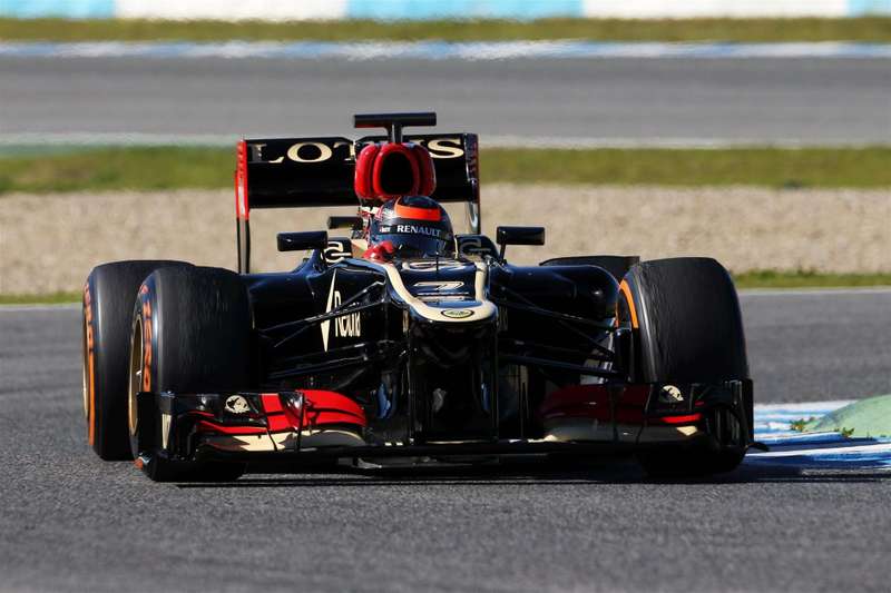 Lotus представит новый болид, а также новых коммерческих партнеров и спонсоров, в феврале, в начале предсезонных тестов в Бахрейне. Первую сессию тестов в испанском Хересе, которая начнется уже 28 января, команда пропустит.