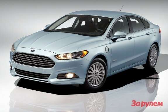 Ford Fusion Energi side-front view