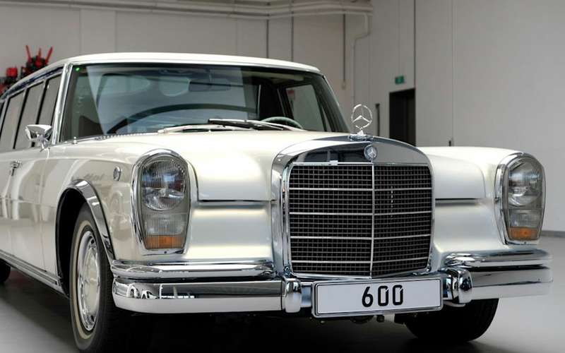 Потратили 3 млн евро, продают за 2: Mercedes 1975 года идет со скидкой