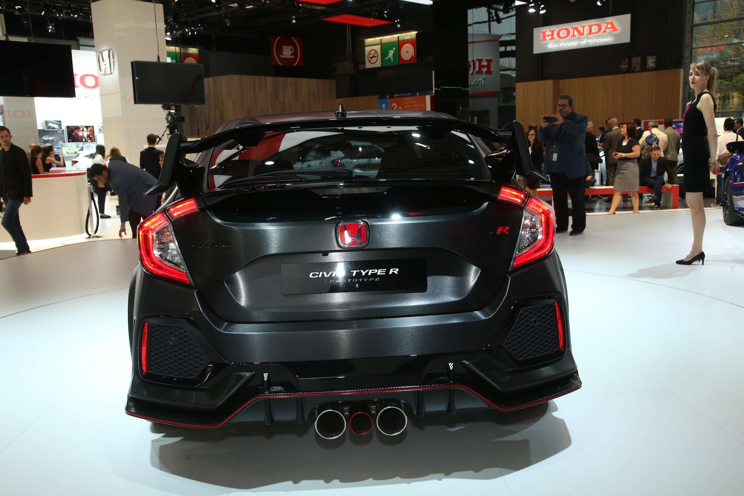Смотрите и не спрашивайте: Honda показала новый Civic Type R — фото 641958