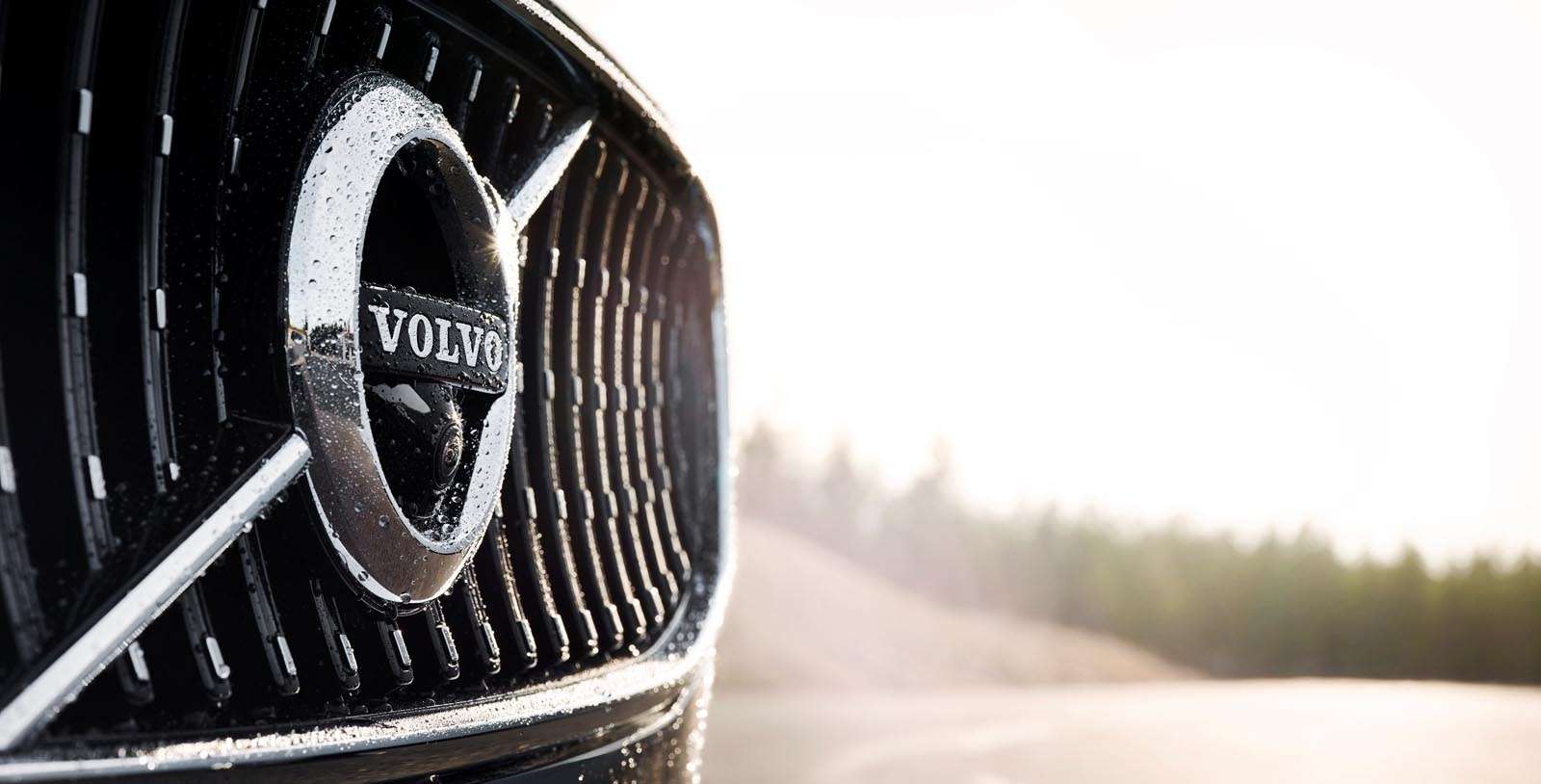 Volvo V90 Cross Country: старт российских продаж и рублевые цены — фото 674611
