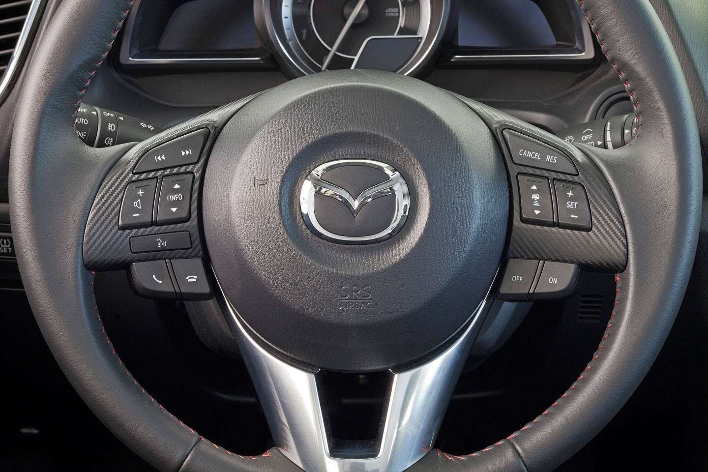 2014 Mazda3 Sedan 6[2] no copyright (23)