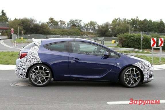 Opel Astra OPC side view
