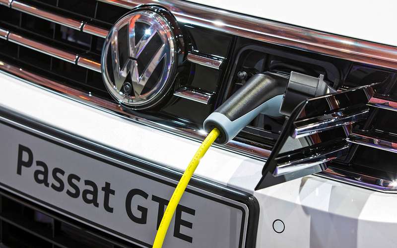 «Функции мультимедиа и автопилота Volkswagen Passat были обновлены как в версии с автопилотом, так и в рестайлинговой версии»