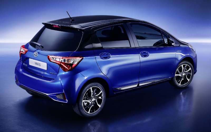 Обновленный Toyota Yaris: в погоне за «клюшкой»