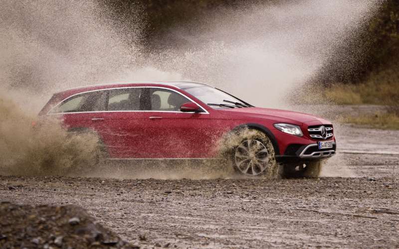 Mercedes-Benz E-класса All-Terrain окунулся в грязь
