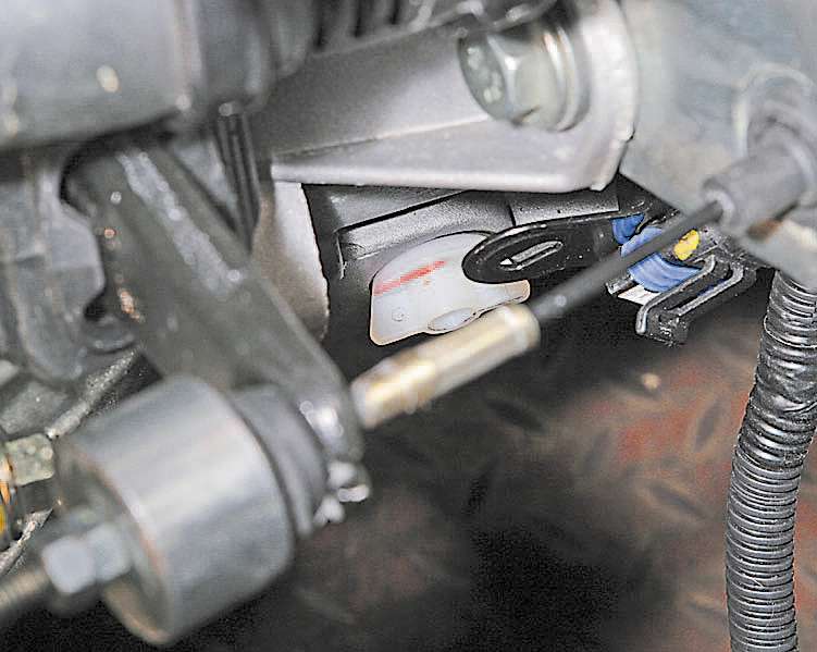 Замена масла в 8-клапанном двигателе и масляного фильтра Renault Logan