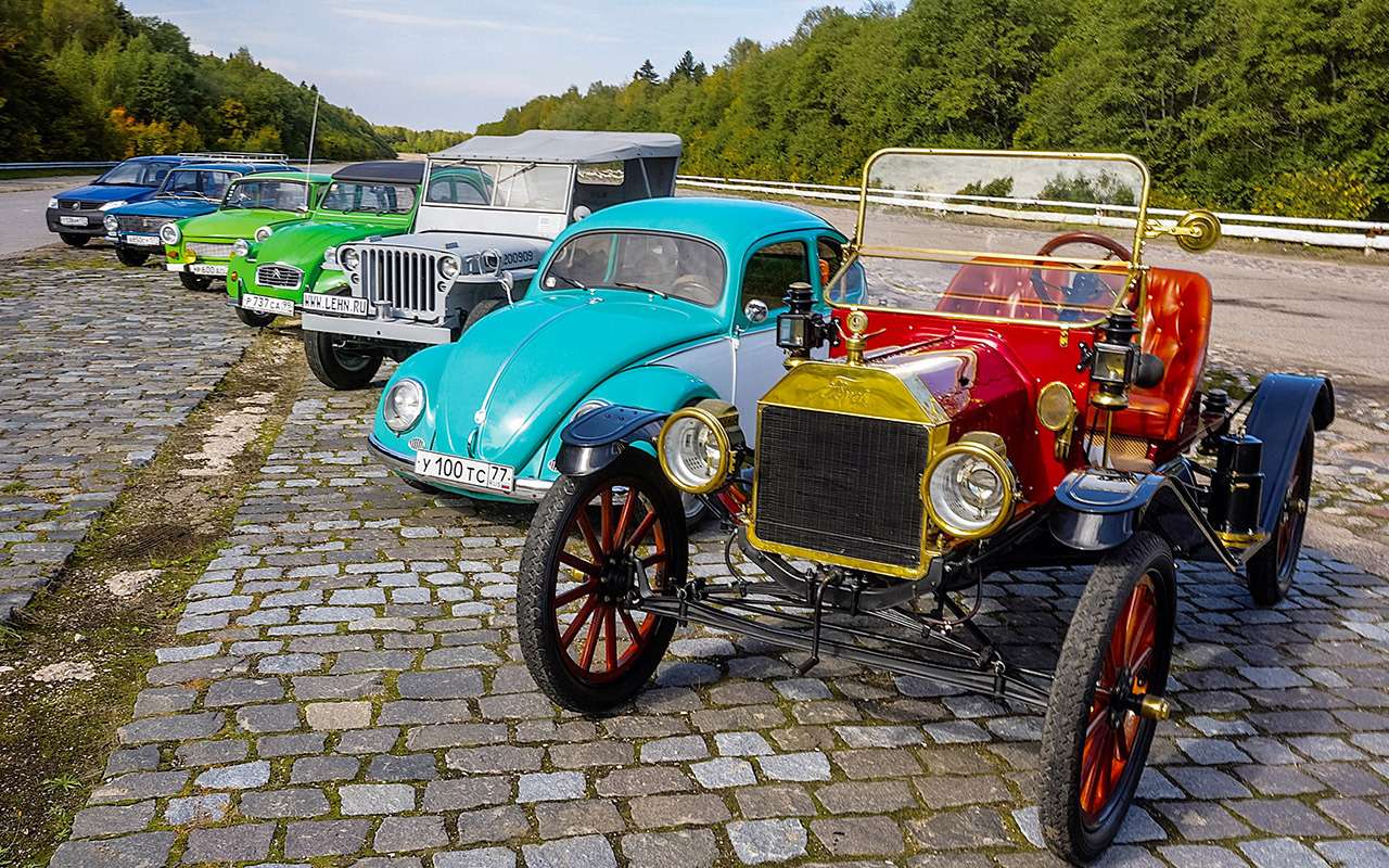 В 2008 году на нашем уникальном тесте побывали легендарные народные автомобили ХХ столетия.