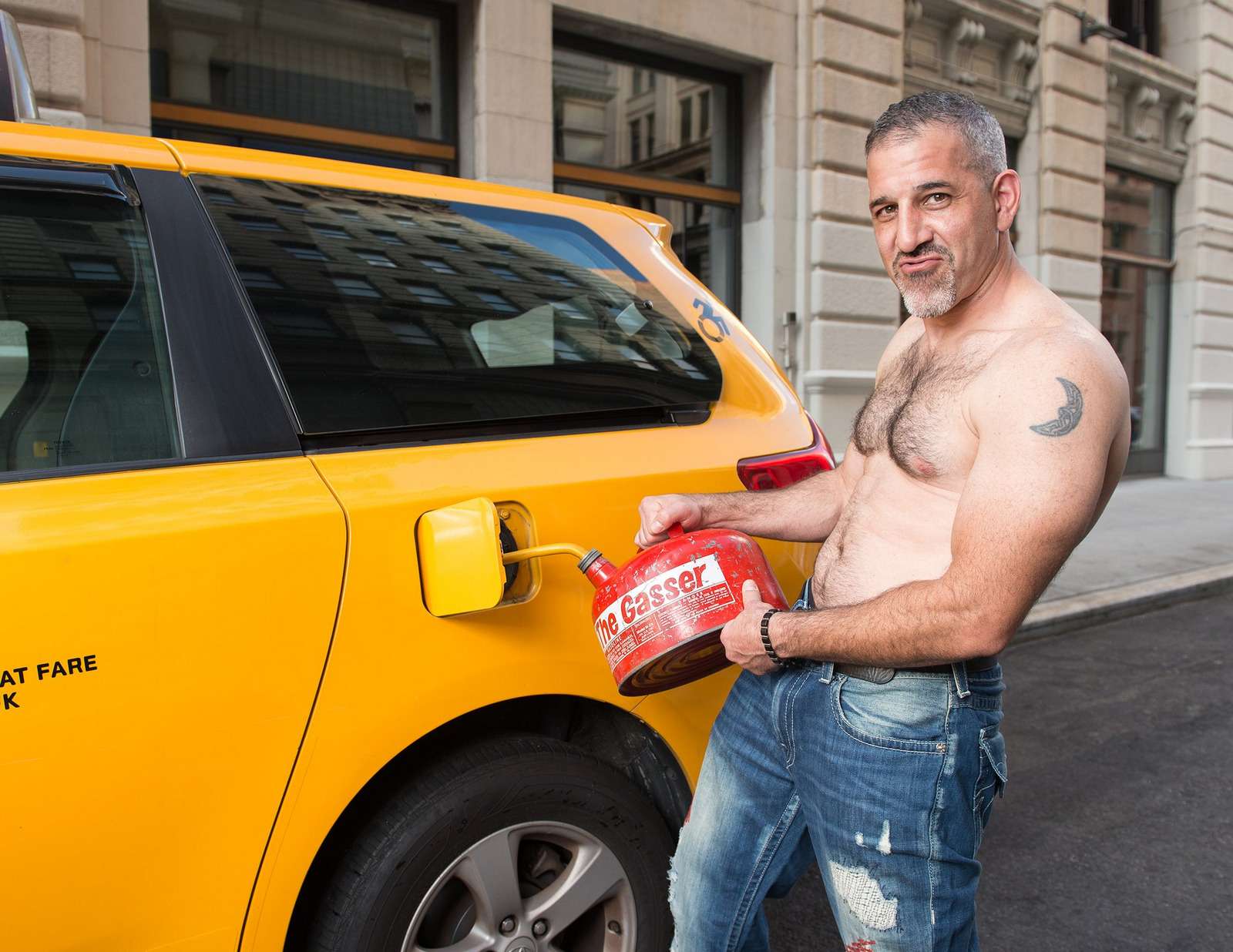 Осторожно! Некрасивые мужчины! Пародийный календарь таксистов Нью-Йорка — фото 818734