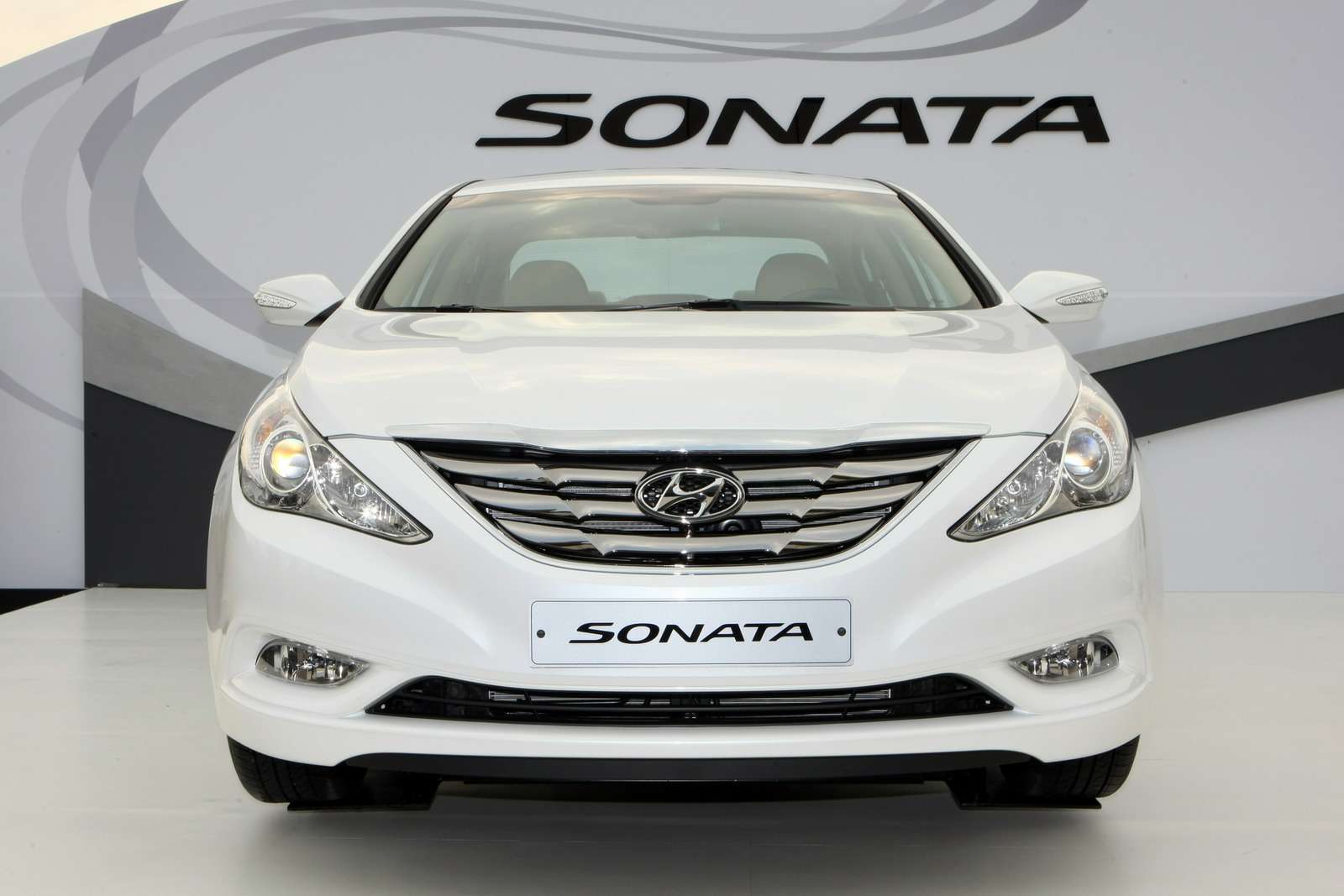 2011-Hyundai-Sonata-24