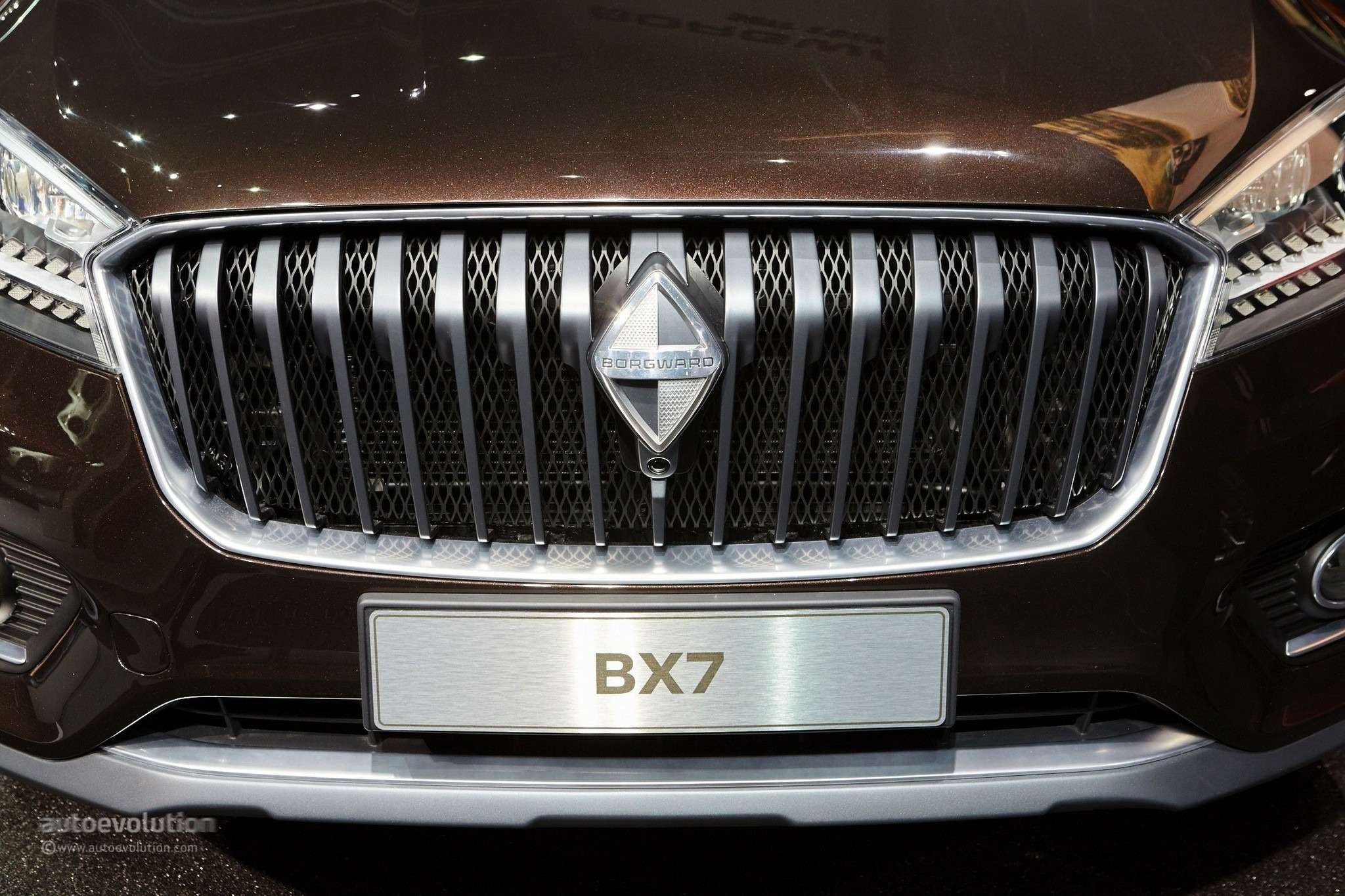 borgward-is-officially-back-with-its-bx7-suv-in-frankfurt-live-photos_4