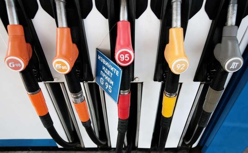 Бензин подорожает на 3 рубля из-за повышения акцизов