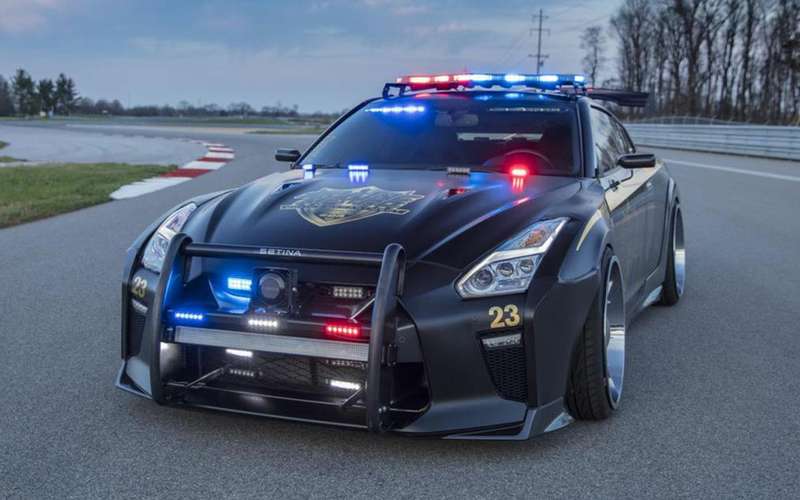 Топ-22 лучших и худших полицейских автомобилей мира