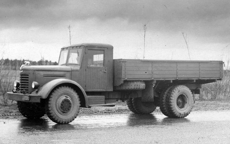 Первый советский дизельный грузовик ЯАЗ-200 — он родом из Америки