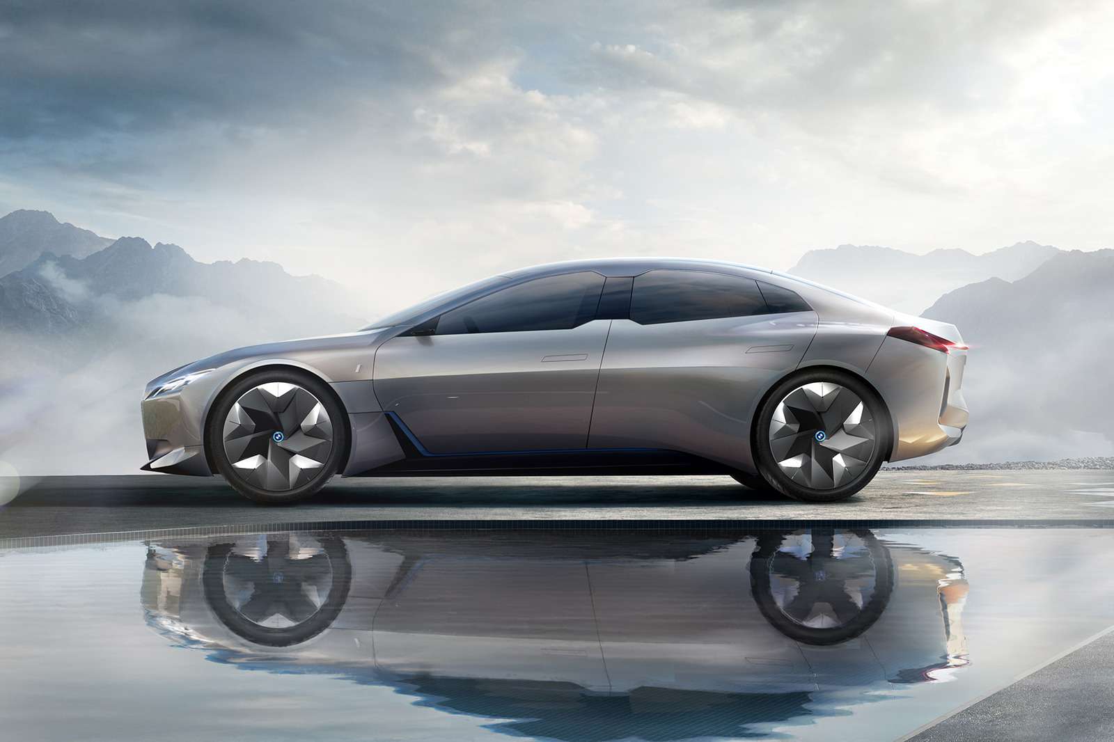 BMW представила конкурента Tesla Model 3 — фото 793614