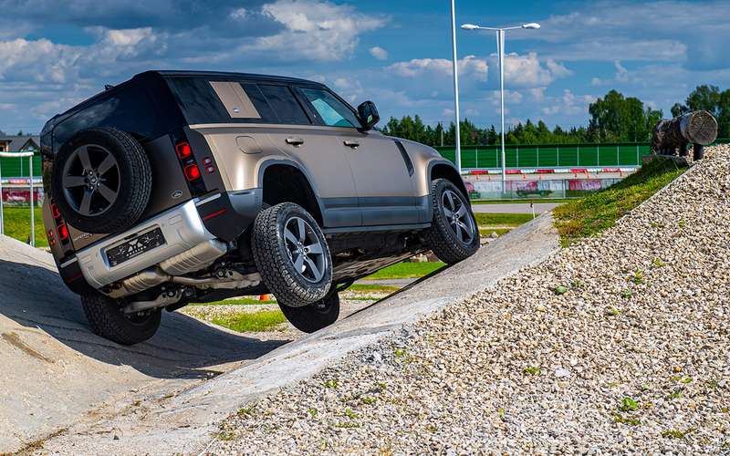 Новый Land Rover Defender: первый тест в России