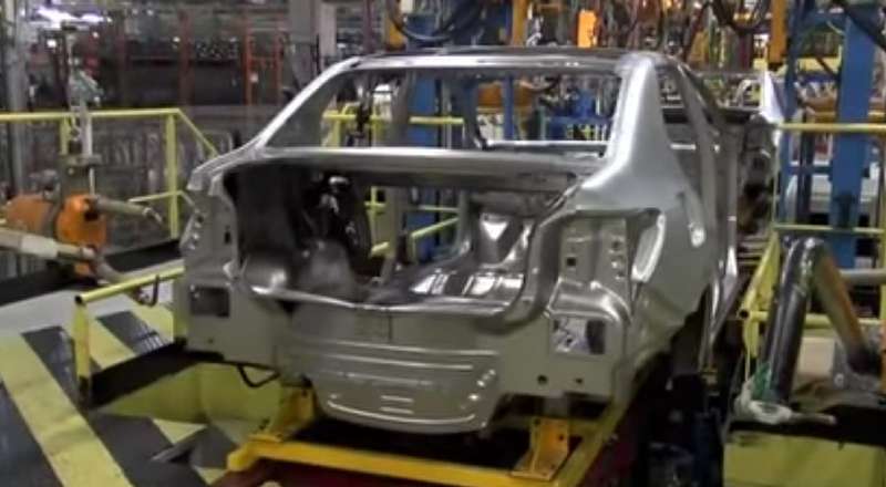 АВТОВАЗ останавливает производство Renault Logan и Sandero
