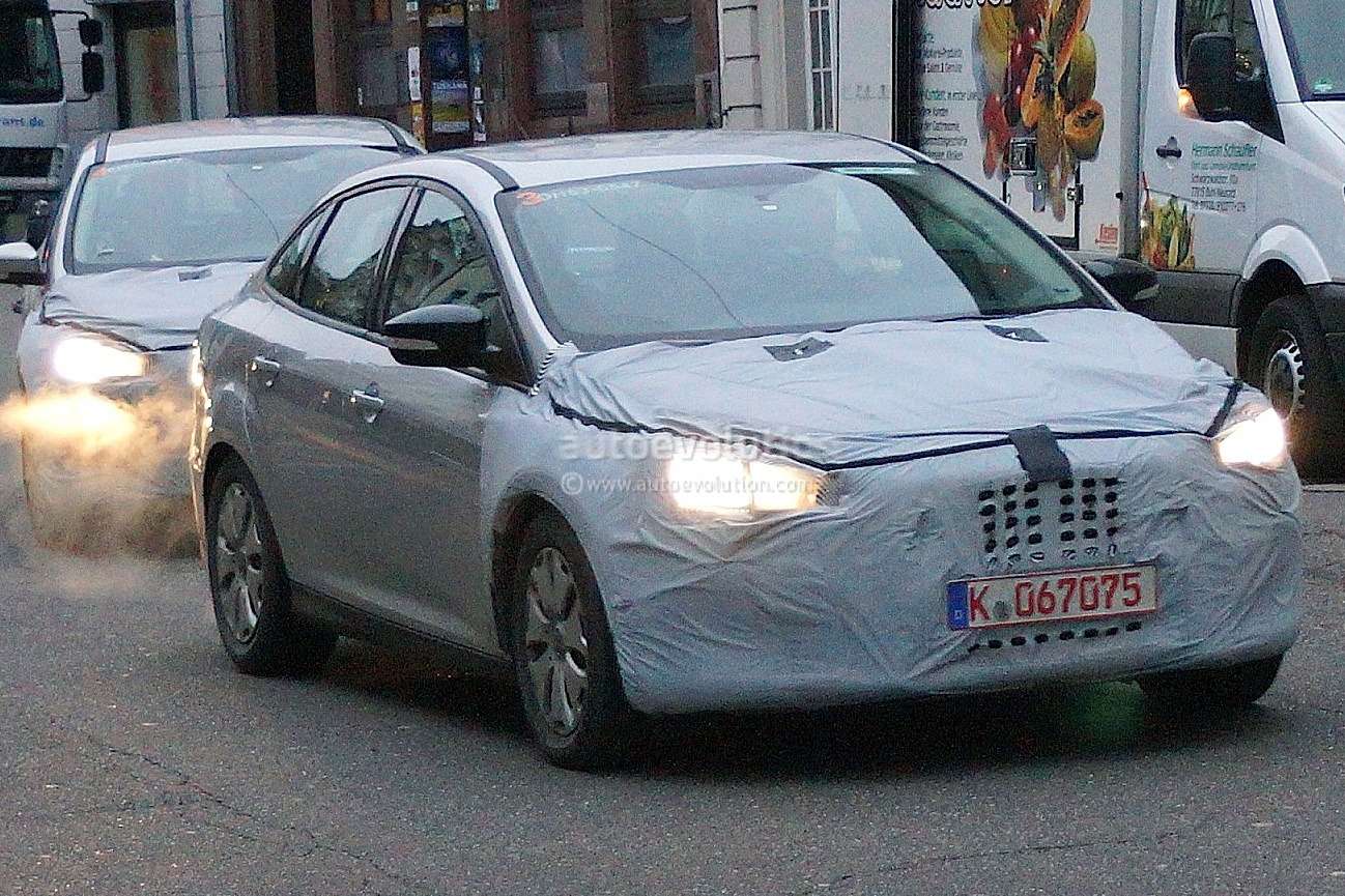 spyshots-2015-ford-focus-hatchback-sedan-and-estate_8_no_copyright