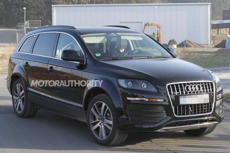 New Audi Q7 test mule side-front view_no_copyright