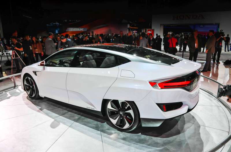 Honda-FCV-Concept-rear-three-quarter